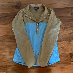 Patagonia Light Brown and Sky Blue Windbreaker